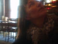 Anja im Pub